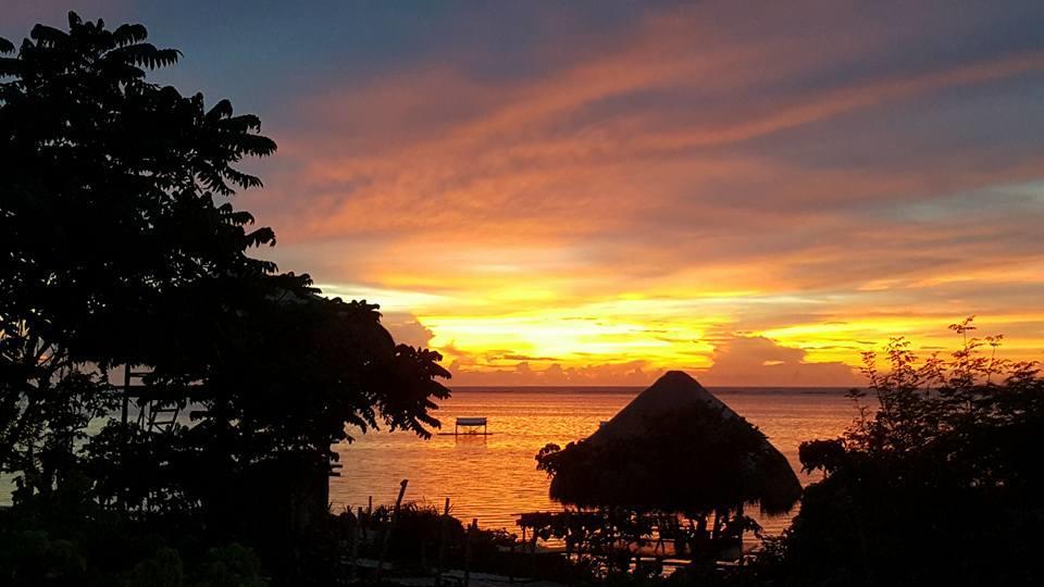 Birdland Beach Club Bolinao Luaran gambar